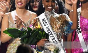“Bỏng mắt“ ngắm người đẹp Nam Phi mặc bikini cuốn hút đăng quang Miss Universe 2019