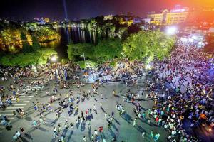 NÓNG: Hà Nội tạm dừng tổ chức lễ hội và các tuyến phố đi bộ để phòng, chống Covid-19