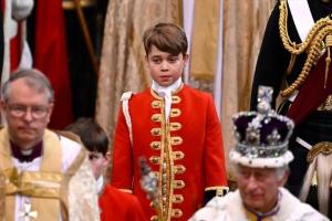 Hoàng tử George biết về tương lai thừa kế ngai vàng