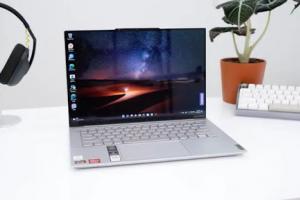 Laptop sinh viên mỏng nhẹ dưới 1.5kg dễ dàng mang theo